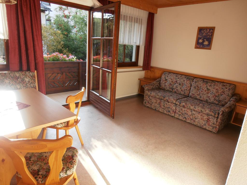 Hotel Haus Dorfplatz Galtür Zimmer foto
